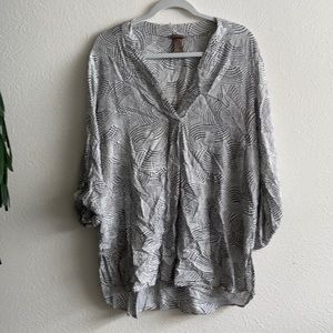 H&M black and white light top